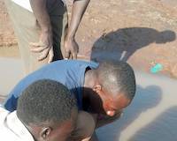 Gold panning in Ndaiga, Uganda